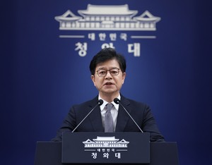 韓-우크라 ‘北 포로’ 진실게임 비화…靑 “강력한 유감”