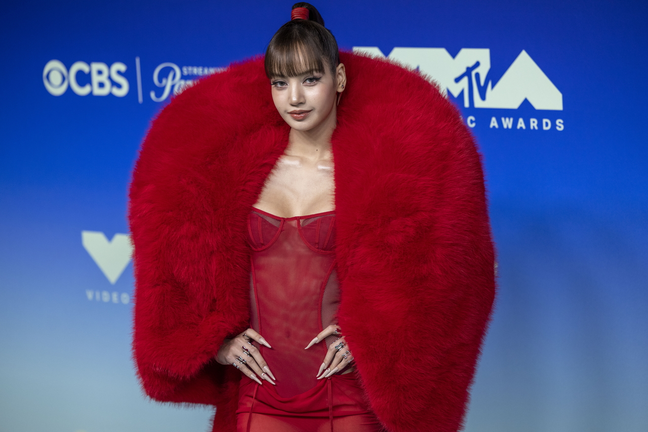 Thai singer Lisa arrives at the 2026 MTV Video Music Awards at the Peacock Theater in Los Angeles on Sunday. EPA/JILL CONNELLY