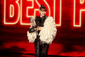 [속보] 블랙핑크 리사, 아시아 솔로 최초 MTV VMA ‘베스트 팝’ 수상