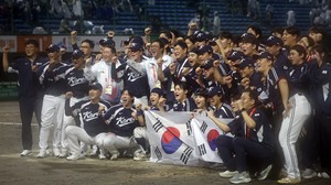 프로 없는 日 사회인야구에 1승 1패 韓…일본은 은메달에 의의 [나고야 AG]