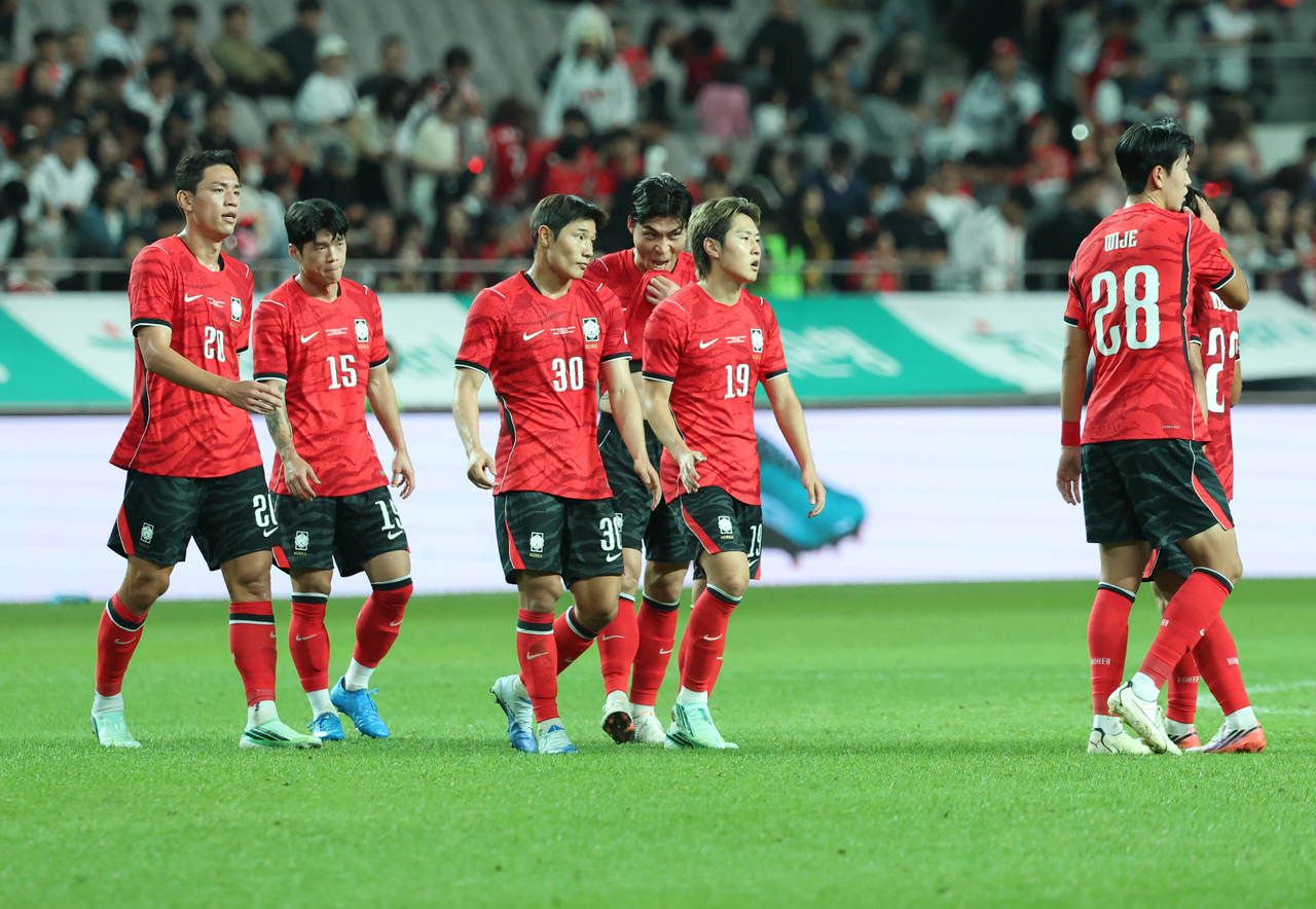 South Korean players react to their 4-1 loss to Uruguay in their men's football friendly match at Seoul World Cup Stadium in Seoul on Sept. 28, 2026. (Yonhap)