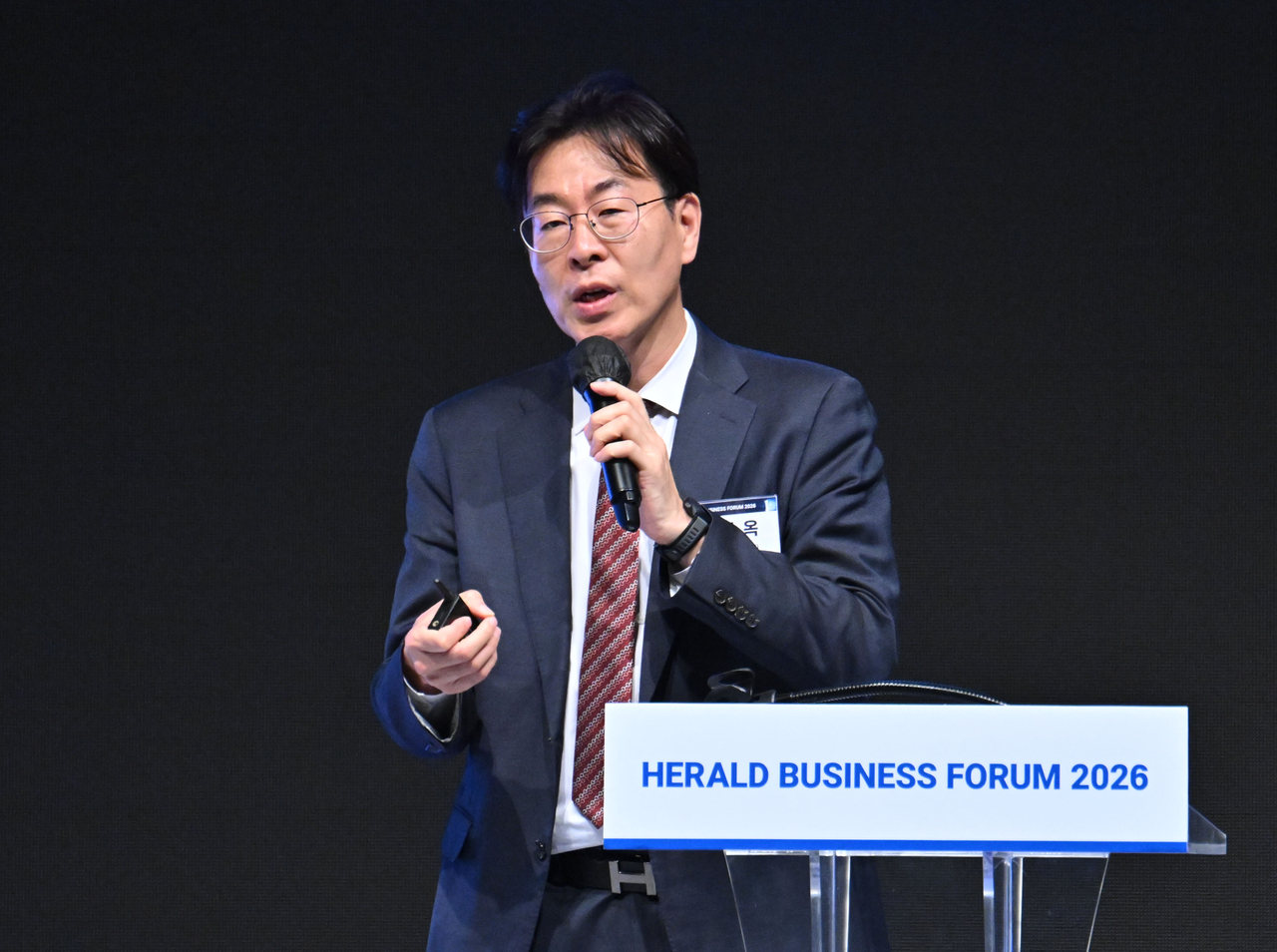 김영옥 HD현대 그룹 CAIO(상무)가 29일 오후 서울 중구 신라호텔 다이너스티홀에서 열린 헤럴드 기업포럼 2026에서 ‘제조 AI를 향한 여정’을 주제로 강연을 하고 있다. 임세준 기자