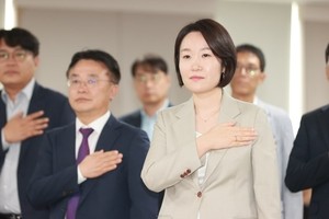 “타부처 충돌 마다 않는다”…‘전투형 장관’ 이소영, 취임 열흘 만에 국감 ‘시험대’ [중기+]