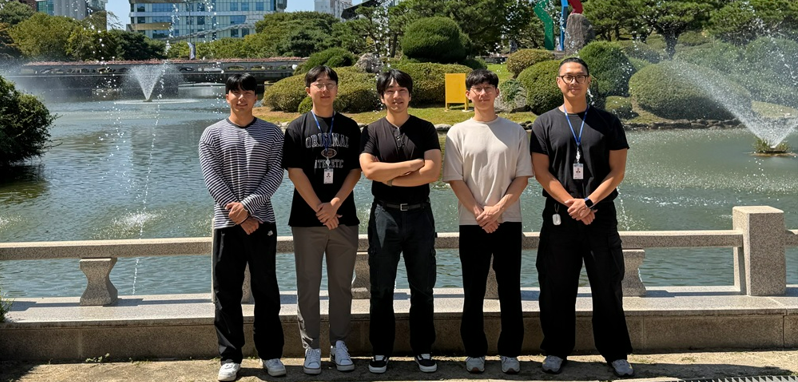 The joint research team behind the study. From left: Baek Seung-hun, UNIST researcher; Lee Yong-woo, KAIST doctoral researcher; Kwon Ji-min, KAIST professor; Kim Hyeong-jun, UNIST researcher; and Jeong Hak-sun, KAIST doctoral researcher. [KAIST]