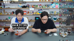 [뮤즈이슈]침착맨, 떡볶이 먹다가 “맛이 썩을 X”‥女 혐오 논란에 영상 편집