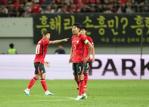 차범근과 어깨 나란히 했는데…손흥민 “제 골 아닌 듯”