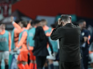 S. Korea fall to Uruguay for 1st loss under Moreno