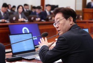 李대통령 “불공정한 건 못 견뎌…경제단체 표 매수 처벌해야”