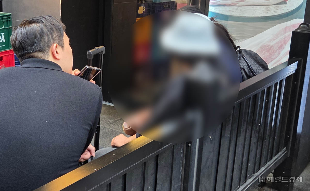 22일 오후 서울 종로구 종로3가역 인근에서 박카스 할머니 문춘희(가명) 씨가 헤럴드경제와 인터뷰하고 있다. 이영기 기자