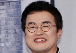 [뮤즈이슈]‘역사강사’ 최태성, 이동진·지무비 이어 영상 돌연 비공개 처리