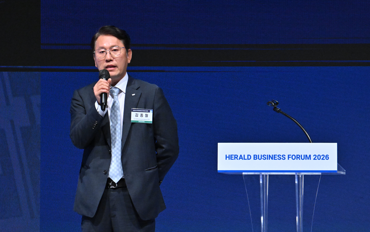 Kim Jong-pil, vice president of LIG Defense & Aerospace Satellite Mission Center, speaks during the Herald Business Forum at a hotel in central Seoul on Tuesday. (Im Se-jun/The Korea Herald)