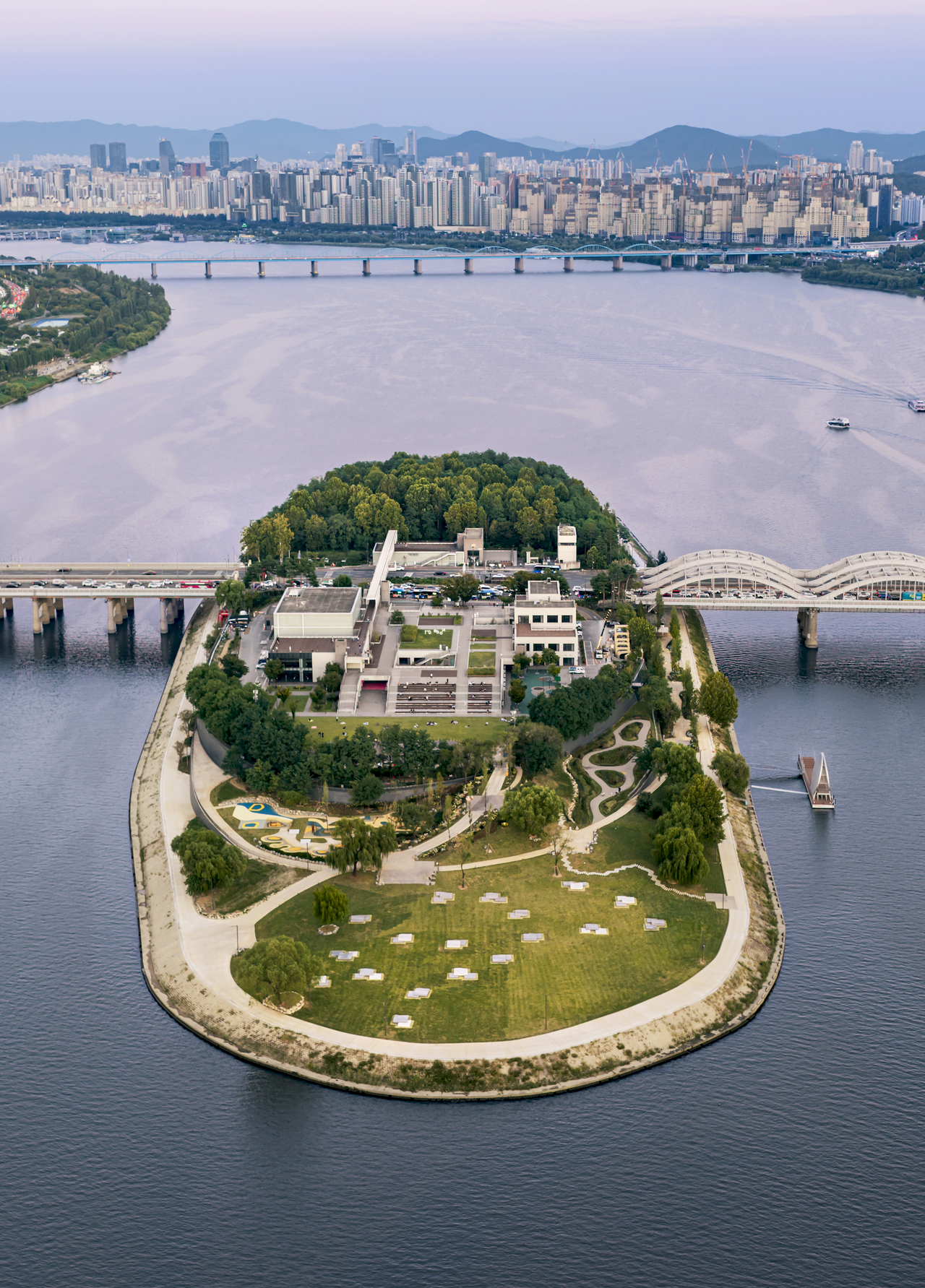 The newly opened Nodeul Island waterfront cultural space. [Provided by Seoul Metropolitan Government]