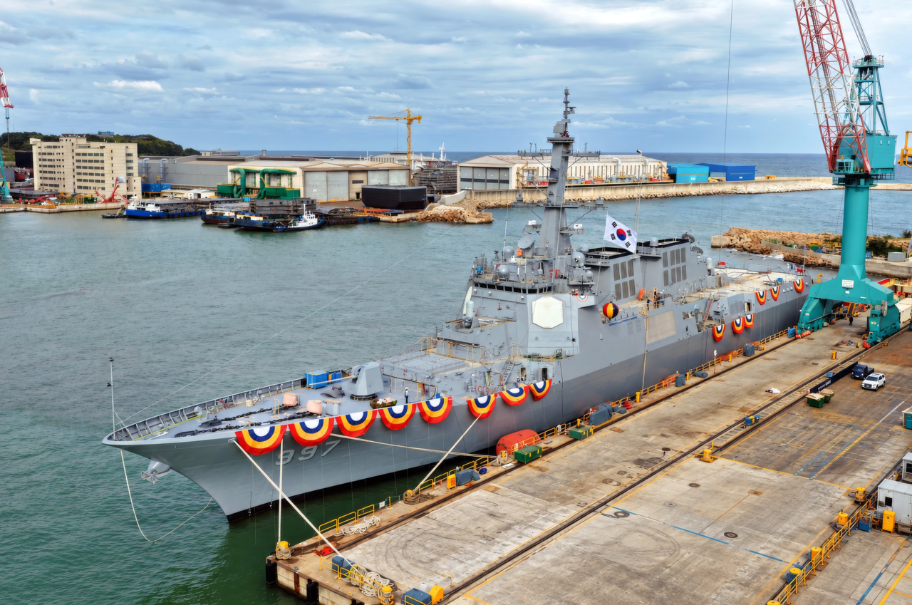 HD Hyundai Heavy Industries’ 8,200-ton Daeho Kim Jong-seo, the third next-generation Aegis destroyer (KDX-III Batch-II) for the Republic of Korea Navy (HD Hyundai)
