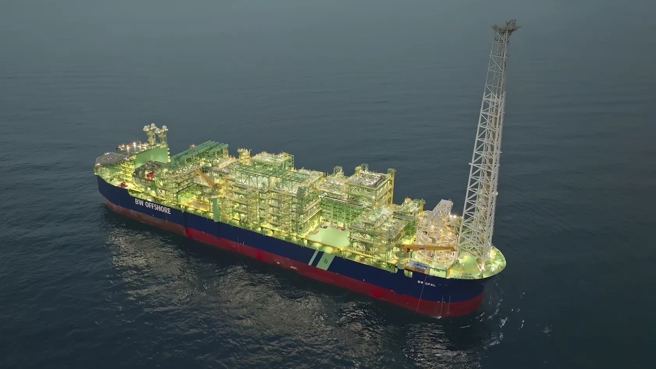 바로사 가스전의 부유식 원유 생산·저장·하역 설비(FPSO). [SK이노베이션 제공]
