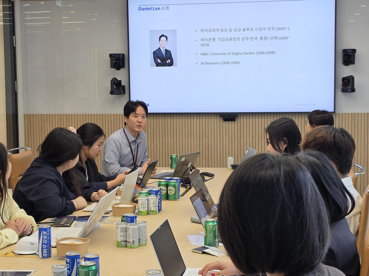 Lee Sang-yun, executive vice president of Visa Korea, explains B2B payment and corporate card strategies for domestic companies at a media study session held Wednesday at Mirae Asset One Building in Jung-gu, Seoul. [Visa Korea]