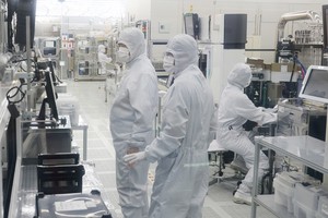Korea lifts tax revenue forecast to record W478.6tr on chip boom