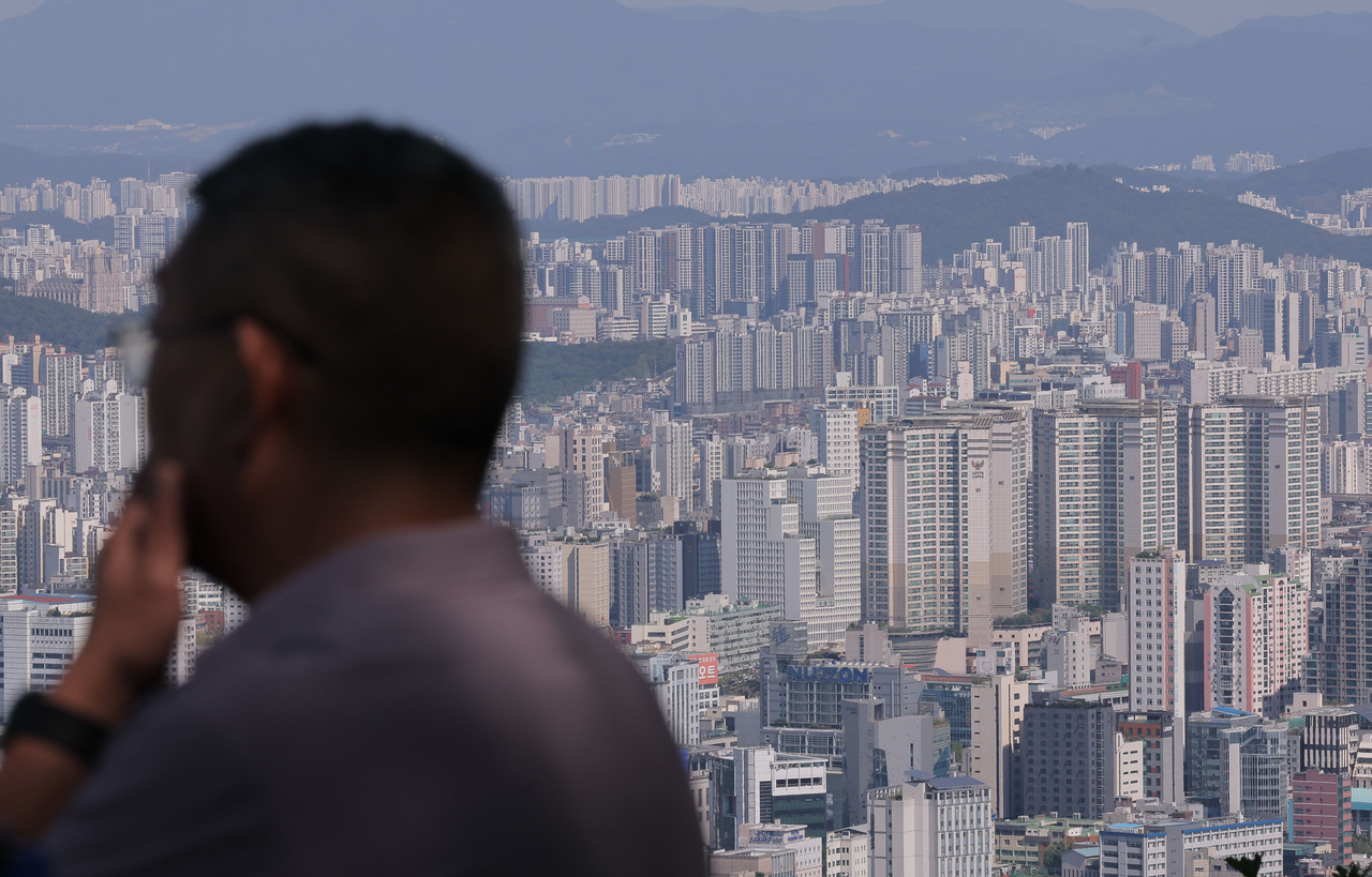 Apartment complexes in Seoul as seen from Namsan [Yonhap]