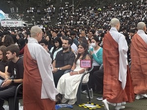 Foreign students at Dongguk find 'another Korea' beyond K-pop through Buddhism