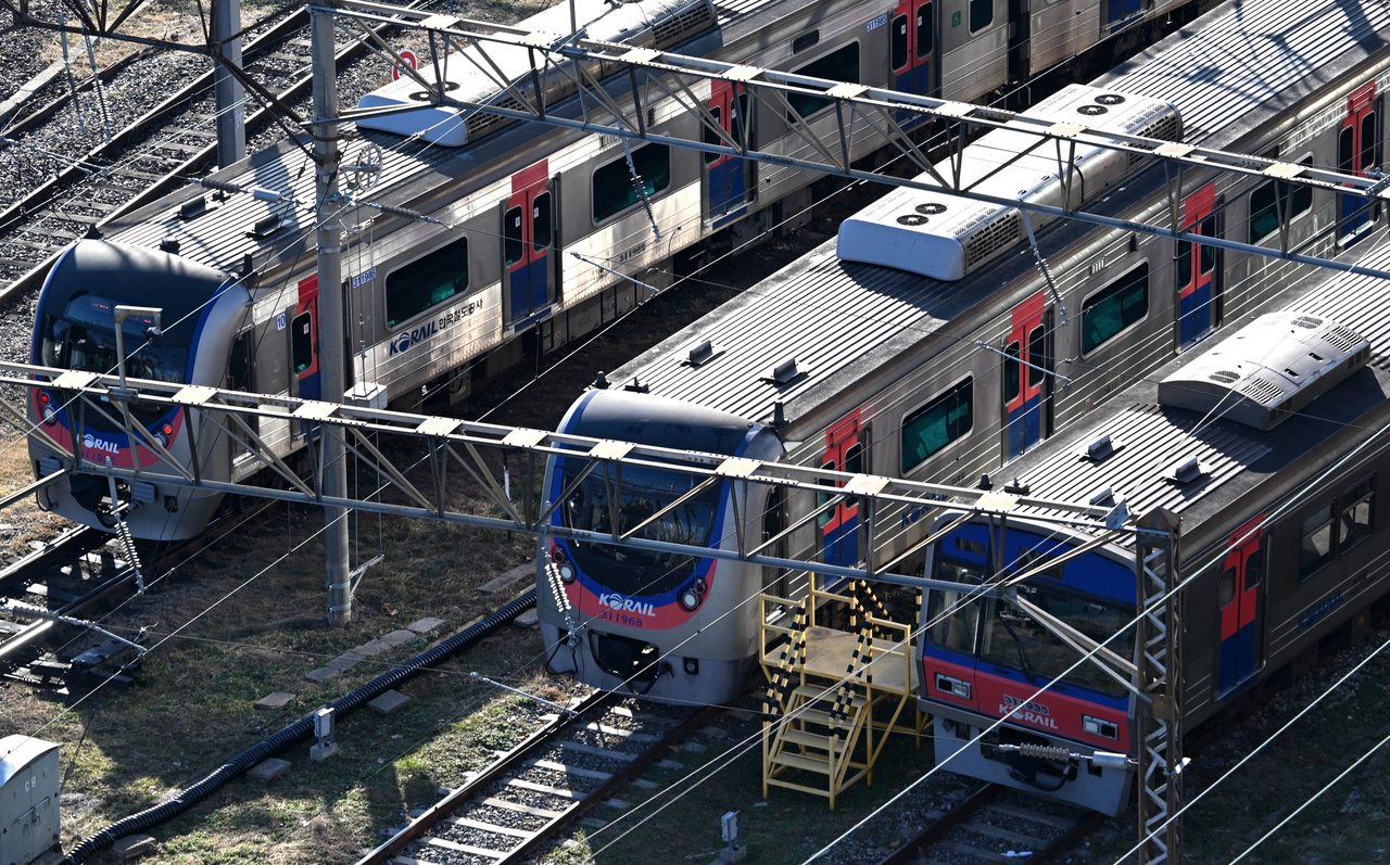 This Dec. 5, 2024 file photo shows subway trains at the train depot at Guro Station in Guro-gu district, Seoul. (Im Se-jun/The Korea Herald)