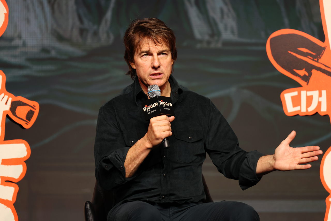 Tom Cruise speaks at a press conference for "Digger" at Conrad Seoul in Yeouido, western Seoul, Thursday. (Yonhap)
