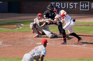 Kim Ha-seong draws walk, scores run as Braves fall in extra innings