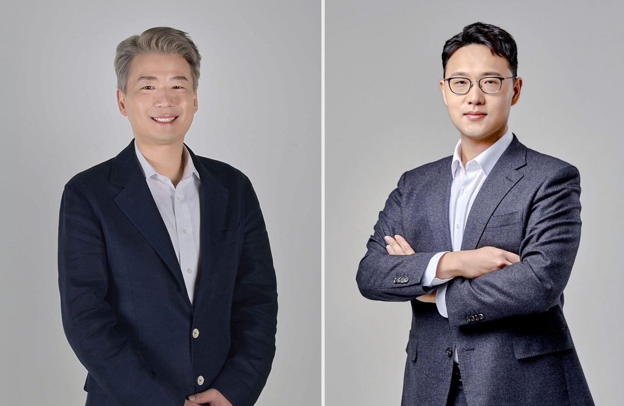 김용수(왼쪽), 김규남 네이버웹툰 공동대표.[네이버웹툰 제공]