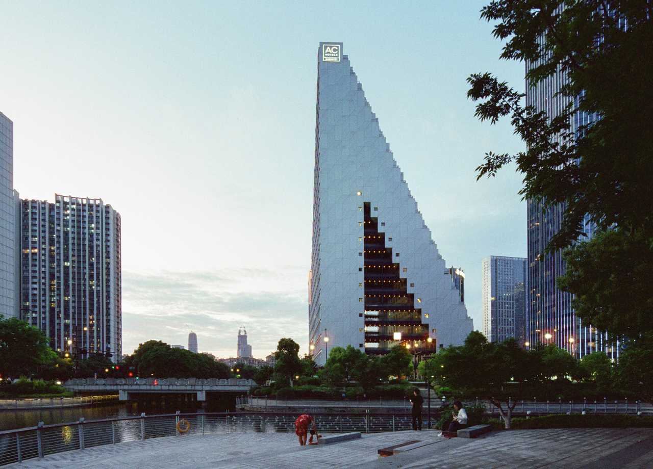 A view of  Hangzhou Prism in Hangzhou, China (© Zhu Wen Qiao, courtesy of OMA)