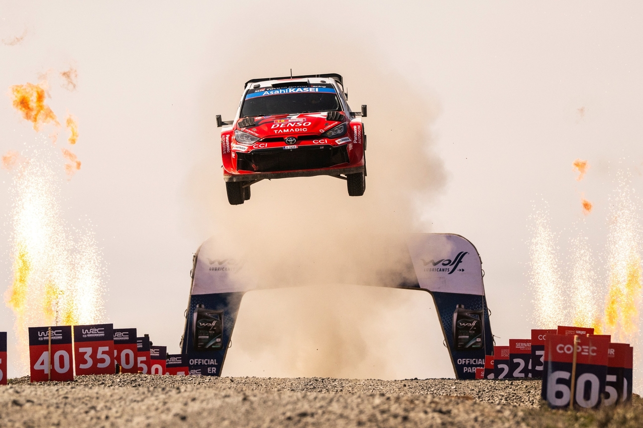 2026 WRC 칠레 랠리에서 토요타 가주 레이싱 월드 랠리 팀 차량이 코스를 달리고 있다. [한국타이어앤테크놀로지 제공]