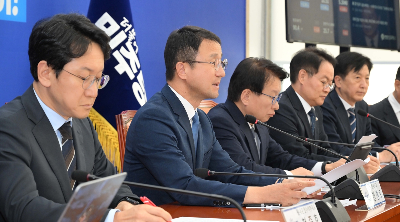 한병도 더불어민주당 원내대표가 1일 오전 서울 여의도 국회에서 열린 정책조정회의에서 모두발언하고 있다. 이상섭 기자