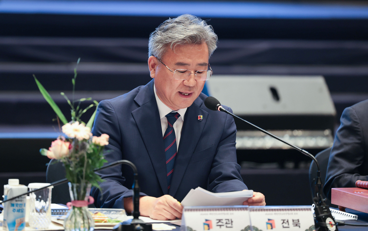 15일 전북 전주 더메이 호텔에서 열린 제108회 대한민국교육감협의회 총회에서 천호성 전북교육감이 발언하고 있다. [연합]