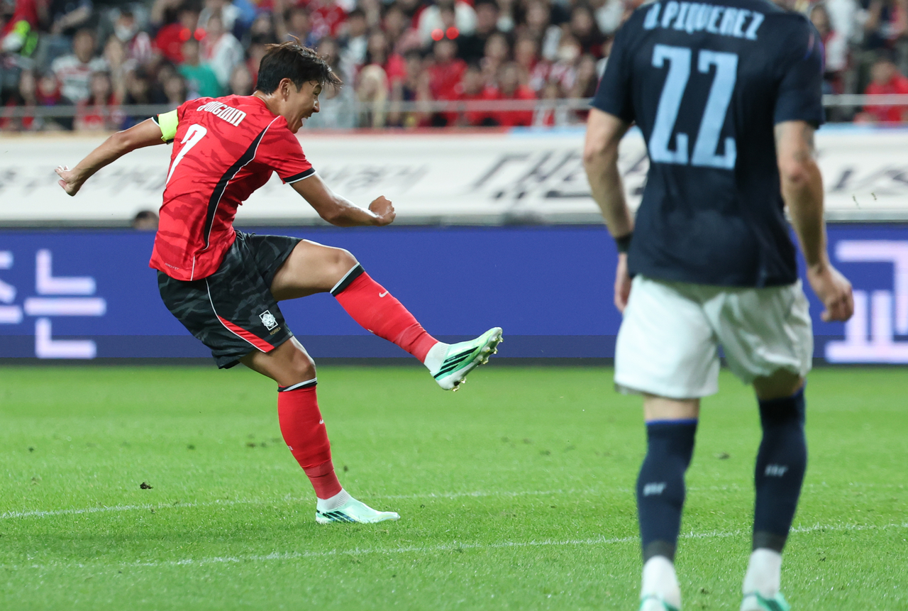Son Heung-min shoots during a friendly between South Korea and Uruguay at Seoul World Cup Stadium on Monday. [Yonhap]