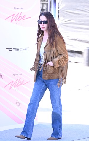 [포토] 이민정 ‘의상 컨셉은 카우걸’