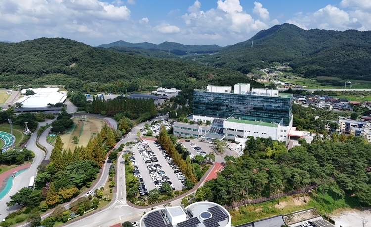 An aerial view of Namwon Medical Center, which will be used as the site of the national medical graduate school.