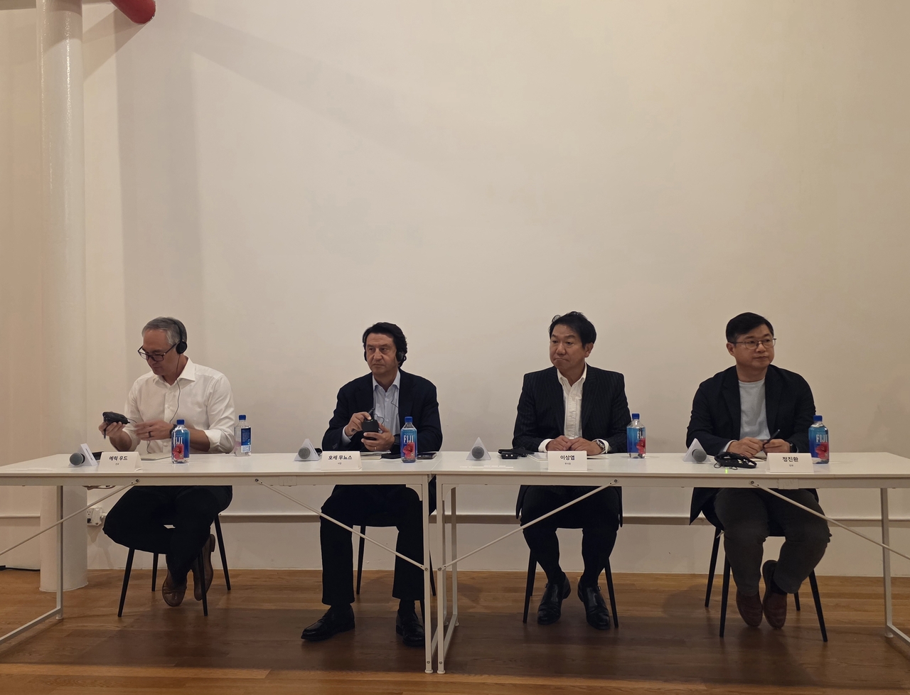 From left: Eric Wood, executive vice president of product experience at 42dot; Hyundai Motor President and CEO Jose Munoz; Lee Sang-yeup, executive vice president of Hyundai Genesis Global Design; and Jung Jin-hwan, executive vice president of vehicle development at Hyundai Motor, answer questions from reporters at a media briefing held Thursday (local time) in Long Island City, New York.