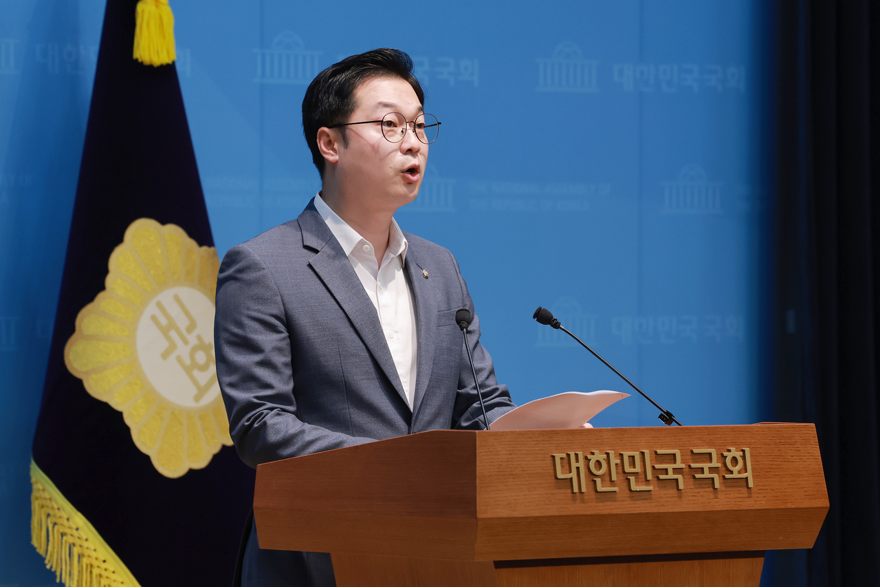 김동아 더불어민주당 의원이 2일 당 전국청년위원장 출마를 선언하며 청년 당원이 직접 선출하는 ‘청년 최고위원’ 도입을 추진하겠다고 밝혔다. 연합뉴스