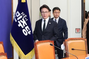 김민석 “내란 특수본 논의 없었다…시효 없이 다뤄져야”