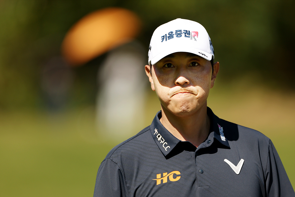 Bae Sang-moon shares the lead after the second round. [Photo=KPGA]
