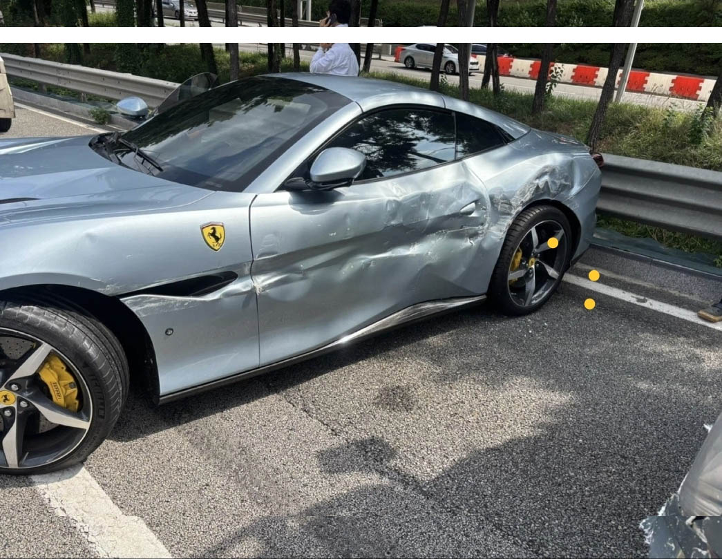A story about a truck driver in his 40s who rear-ended a Ferrari worth hundreds of millions of won but was let off by the owner has gone viral online. [Karrot cafe 'Auto Maniacs' screen capture]