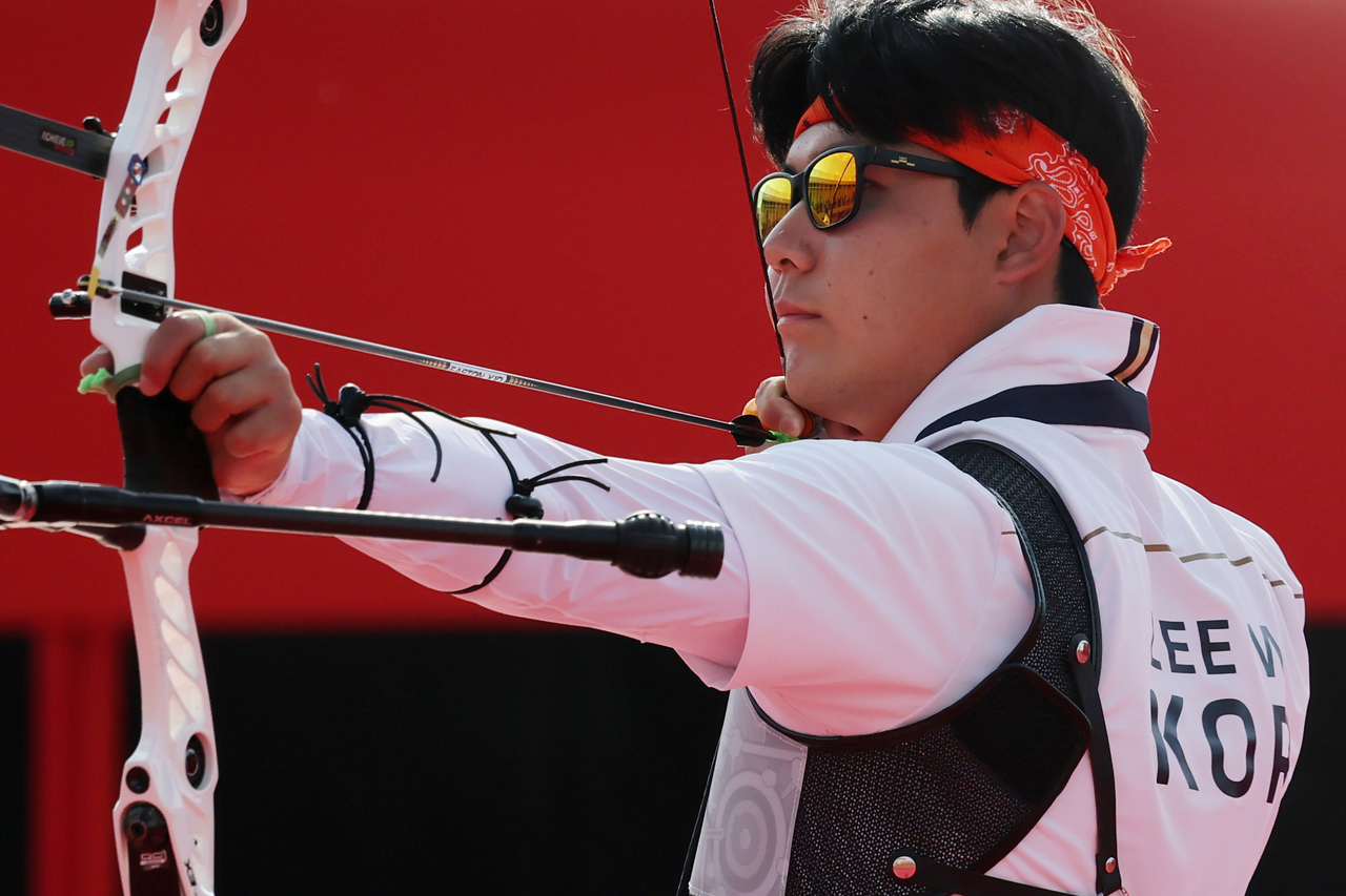 South Korea's Lee Woo-seok competes in the final of the men's individual recurve in archery at the 2025 Aichi-Nagoya Asian Games at Okazaki Chuo Sogo Park Multipurpose Square in Okazaki, some 50 kilometers southeast of the main host city, Nagoya on Saturday. (Yonhap)