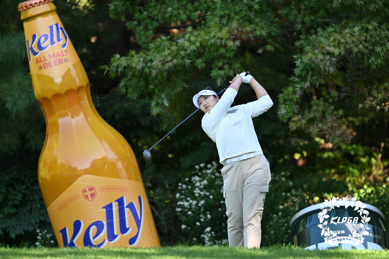 데일리 베스트를 기록하며 단숨에 2위로 올라선 유해란. [사진=KLPGA]