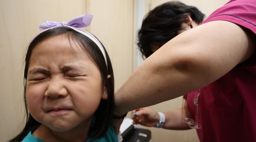 Flu season begins as national vaccination program gets underway. [Yonhap]
