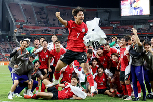 축구는 이겼지만 44년 만에 최소 金 성적…일본은 사상 최다 금메달 [2026 아시안게임]