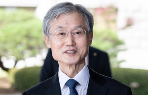與 “국감 출석, 대법원장 예외 없다”…국힘 “망신주기 목적”