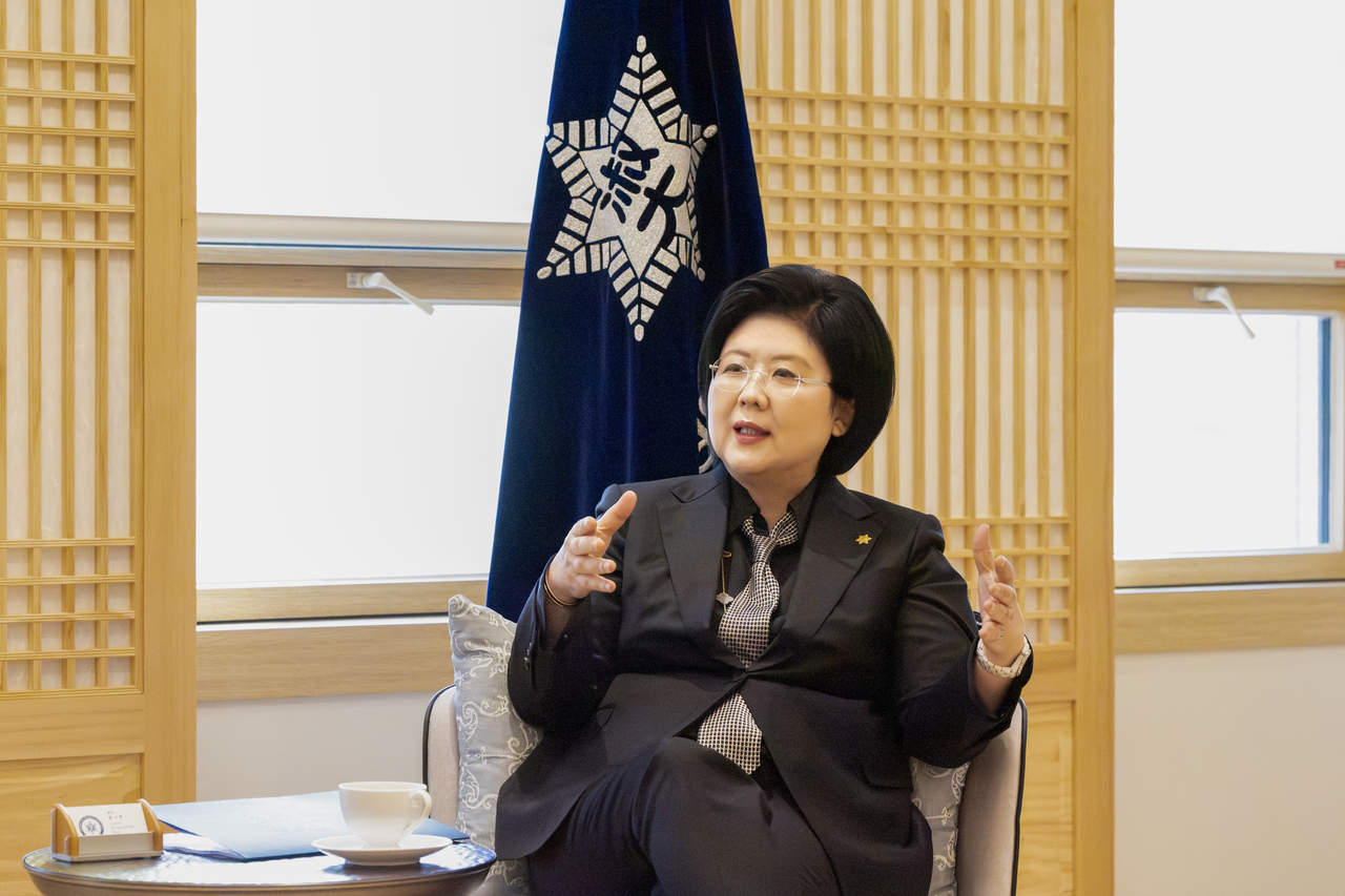 Sookmyung Women's University presdient Moon Si-yeun speaks to The Korea Herald on Sept. 23 at the university's campus in Yongsan-gu, Seoul. (Sookmyung Women's University)