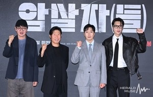 [씨네 4K]‘암살자(들)’이 던진 질문..역사 왜곡인가 창작의 자유인가
