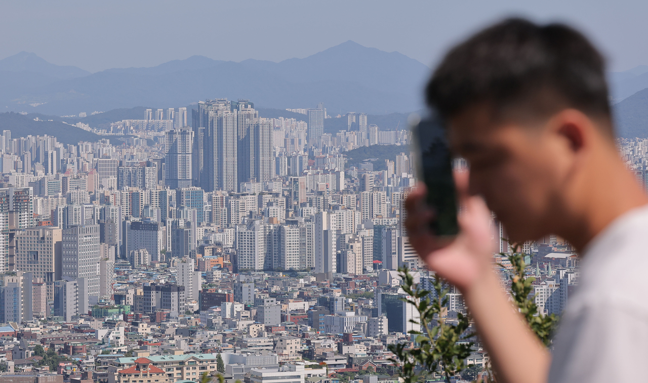 This Sept. 20 photo shows the view of Seoul from Namsan in the central part of the city. (Yonhap)