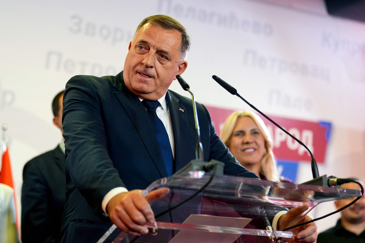 Bosnian Serb leader Milorad Dodik addresses the media in Banja Luka, in northern Bosnia, Sunday. (AFP-Yonhap)