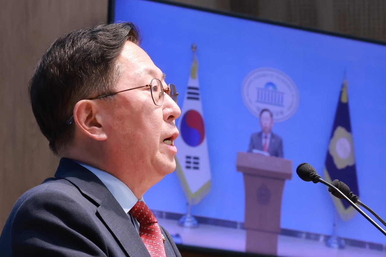 Rep. Yu Yong-weon of the main opposition People Power Party, a member of the National Assembly's Defense Committee, speaks at the National Assembly in Seoul on Monday. (Yonhap)