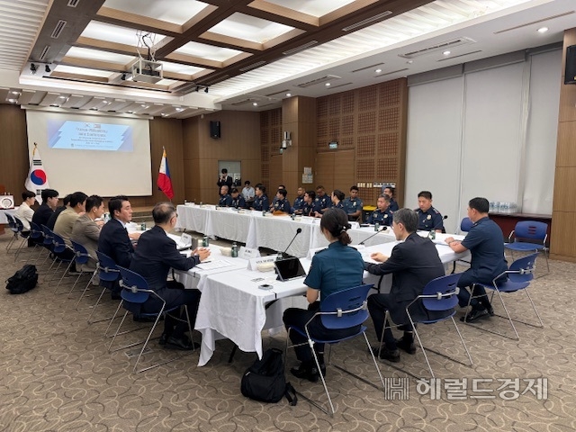 지난 1일 주필리핀대한민국대사관에서 열린 ‘납치사건 대응을 위한 한-필리핀 합동 컨퍼런스’에 양국 경찰 관계자들이 참여하고 있다. [경찰청 제공]