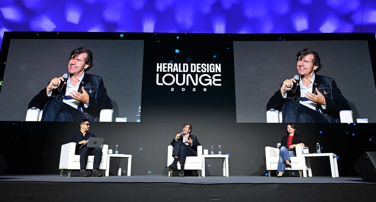 (From left) Lee Jin-joon, Stefan Sagmeister and Yu Ji-won take part in a panel discussion at Herald Design Lounge 2026 at Dongdaemun Design Plaza in Seoul on Friday. (Lee Sang-sub/The Korea Herald)